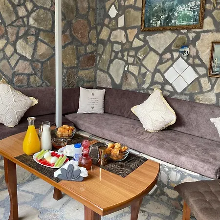 Arber Casa de hóspedes Gjirokastër